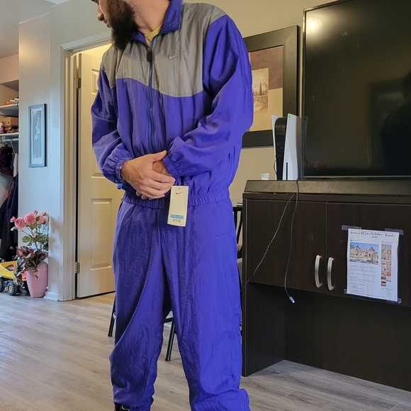 WITH TAG NIKE TRACKSUIT - Picture 2 of 6
